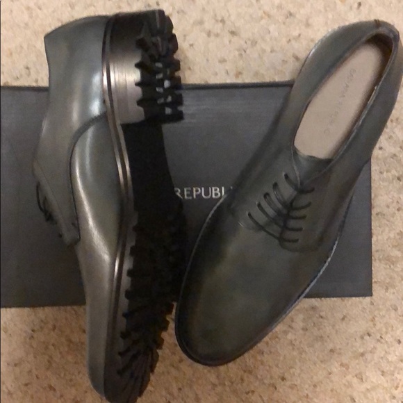 Shoes - Picture 2 of 4